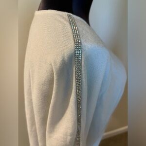 Love Scarlet sweater size S